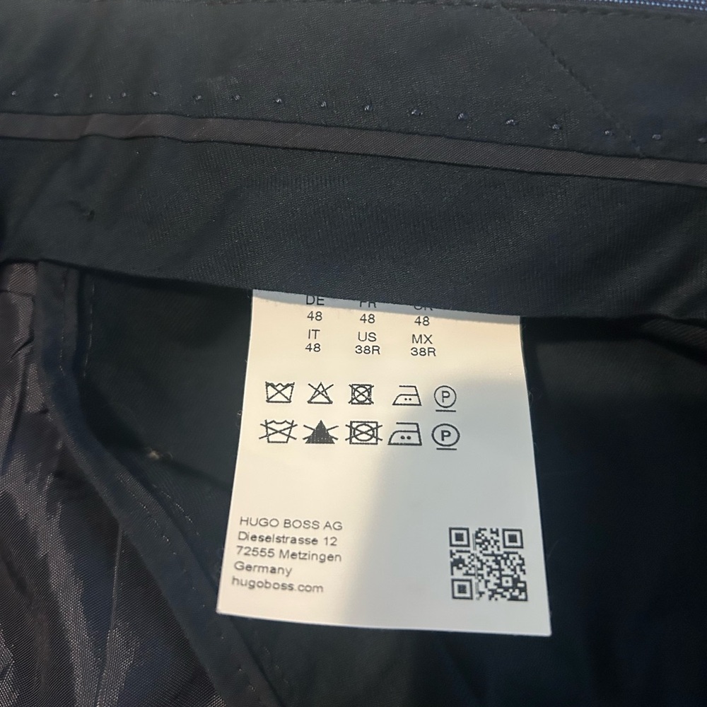 Hugo Boss Deep Blue Men's Suit - Picture 5 of 8